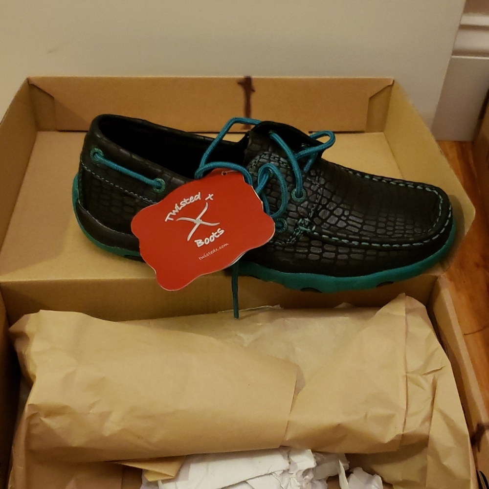 Brand new twisted x shoes